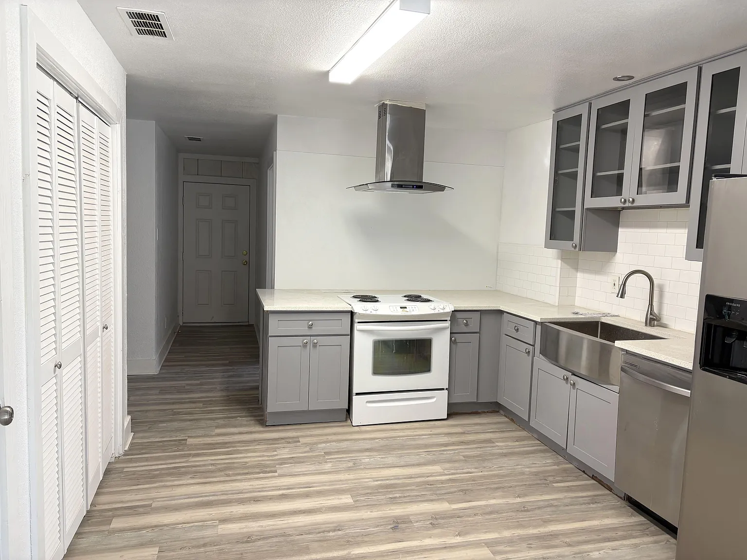4 bed, 2.0 bath, 2000 sqft, $797 — Photo 3
