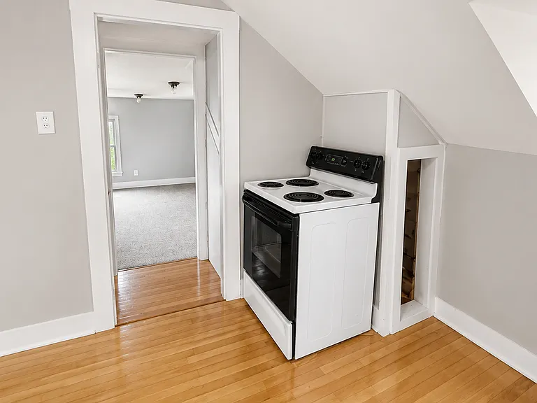 25 Pleasant St #2 — Photo 7
