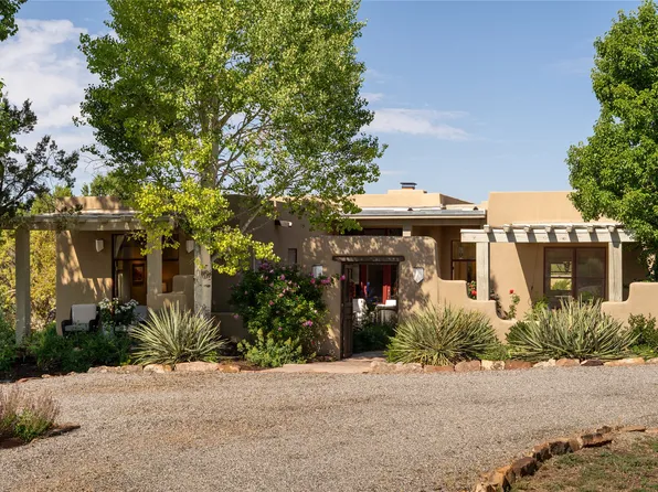 4 Paseo Del Coyote, Santa Fe, NM 87506