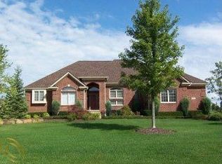 2615 Spyglass Dr, Oakland, MI 48363