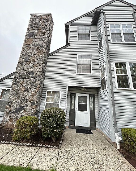 1st image of 98 Orion Rd
