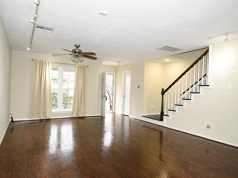 1008 Andrews St — Photo 5