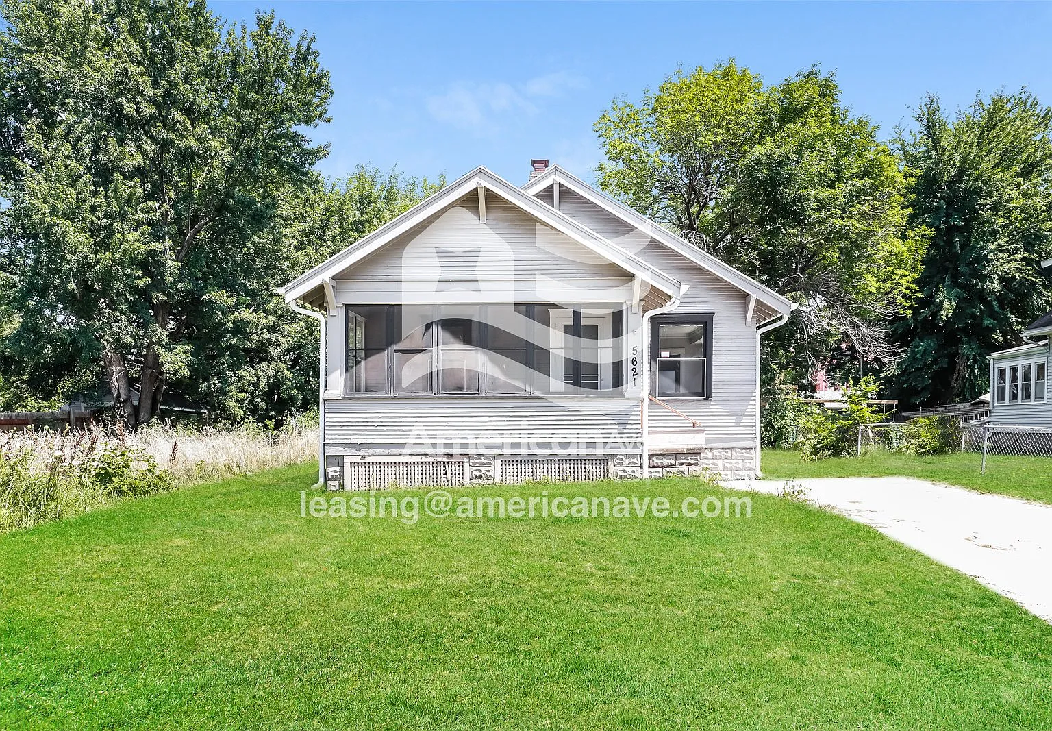 3 bed, 1.0 bath, 952 sqft, $1,097 — Photo 1