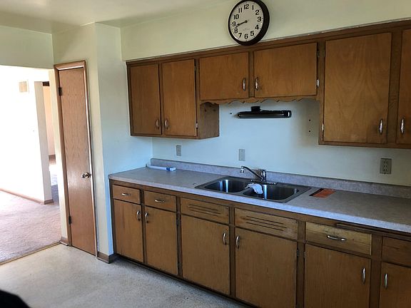 3rd image of 1078 Baxter St #1