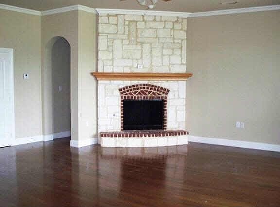 2nd image of 402 Lost Spur Ln