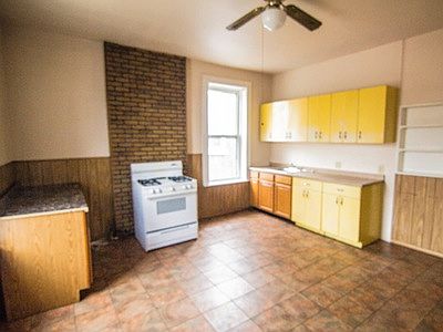 5th image of 3432 Utah St #A