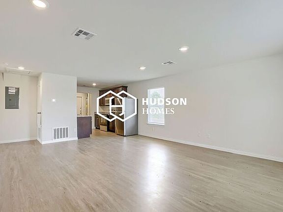 4th image of 602 S 24th St