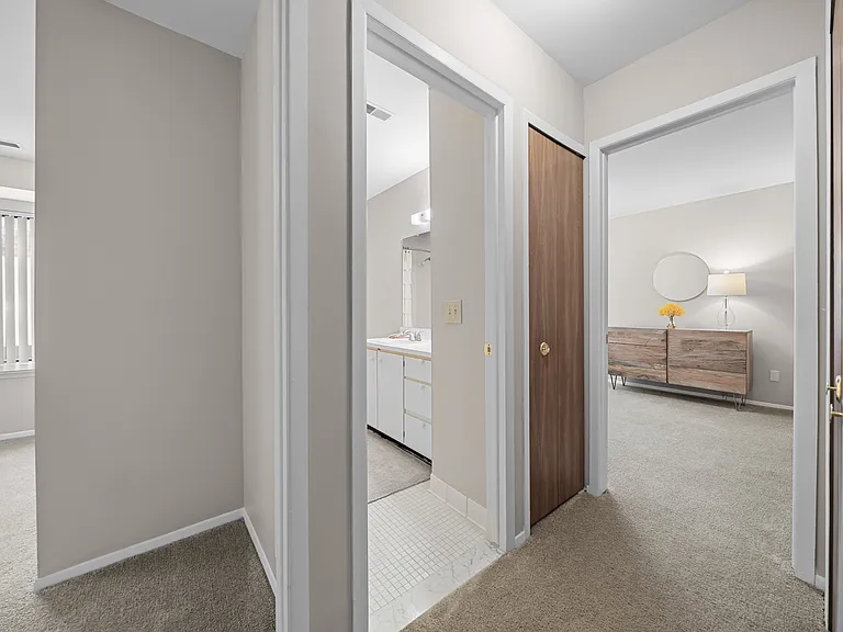 Large layouts at Lakeside Village Apartments Clinton Township MI