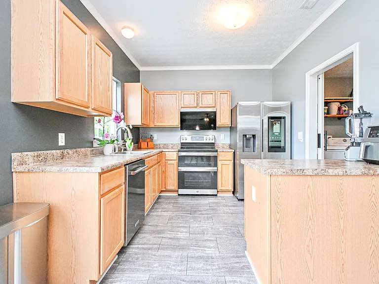 5469 Fairford Ct — Photo 10