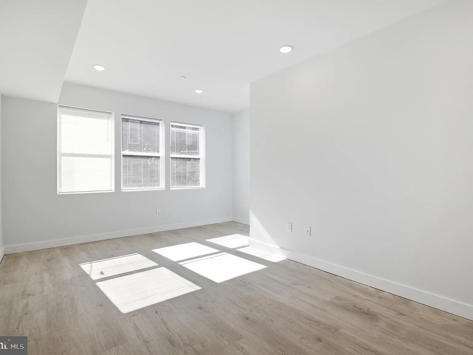 2 bed, 1.5 bath, $1,450 — Photo 4