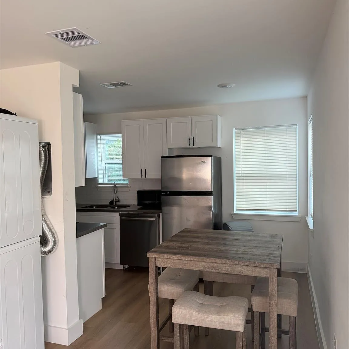 2607 Live Oak St — Photo 3