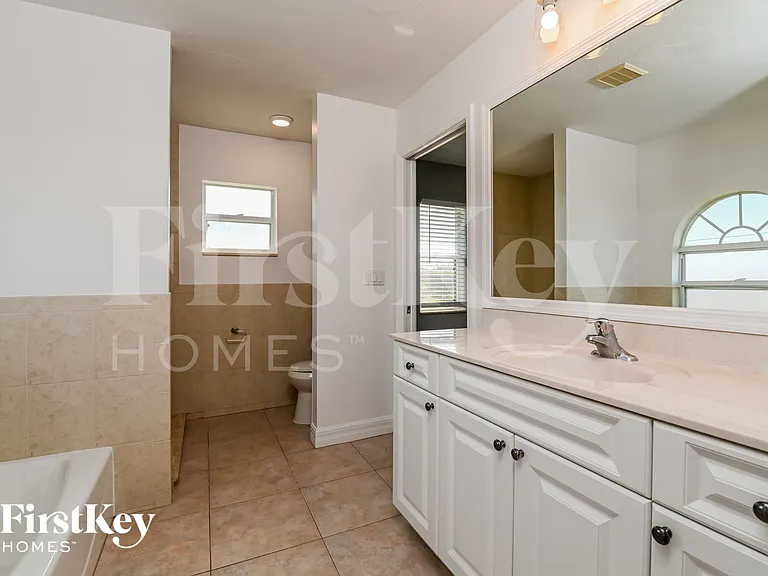 2226 NW 1st St — Photo 14