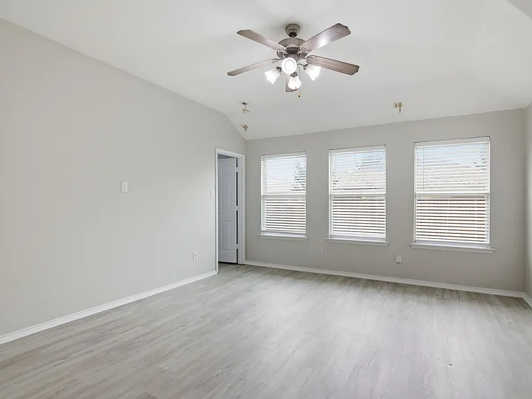 3804 Verde Dr — Photo 8