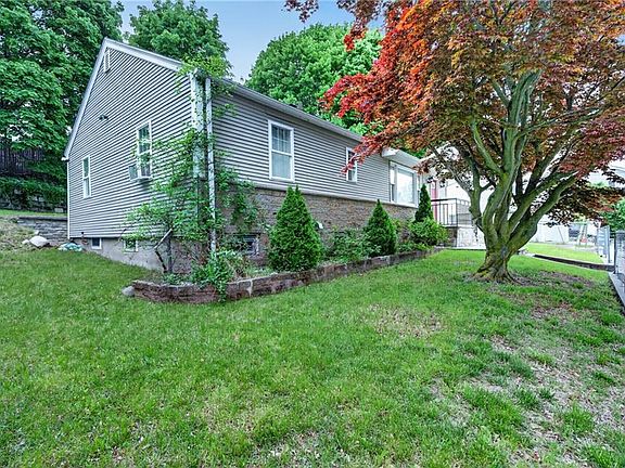 3rd image of 368 Hawkins St