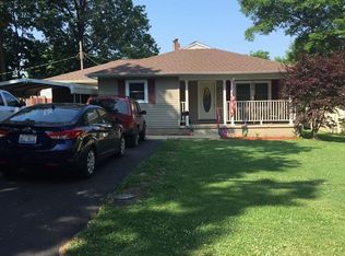 406 East St, Carmi, IL 62821