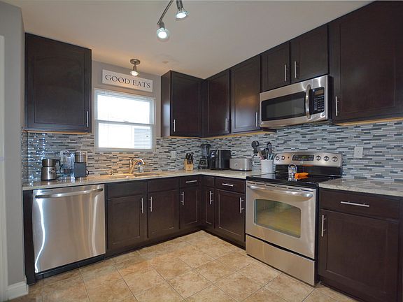2nd image of 1552 Electra St
