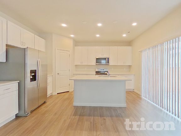 4th image of 1384 Orchard St