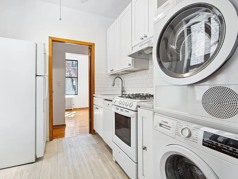 208 E 83rd St #5E — Photo 1