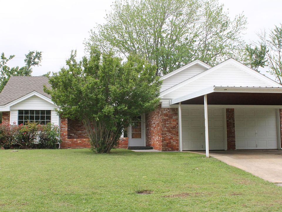 1st image of 418 Rosewood Dr