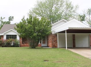 418 Rosewood Dr, Norman, OK 73069