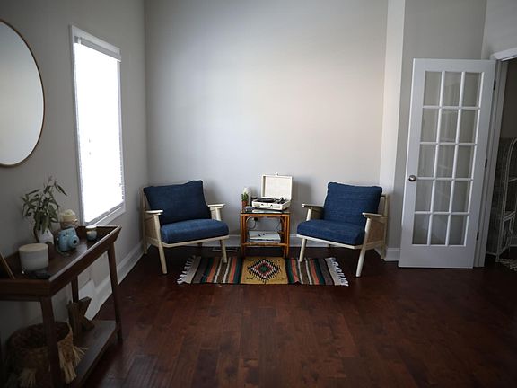 3rd image of 322 Walnut St