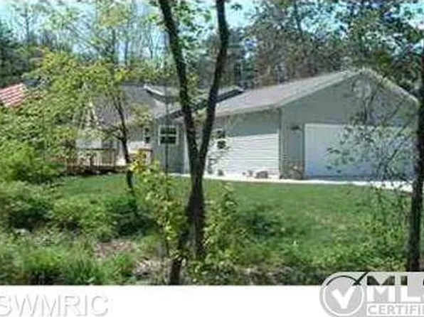96 S St NE, Cedar Springs, MI 49319