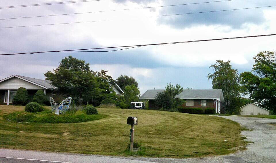 Front with circle drive