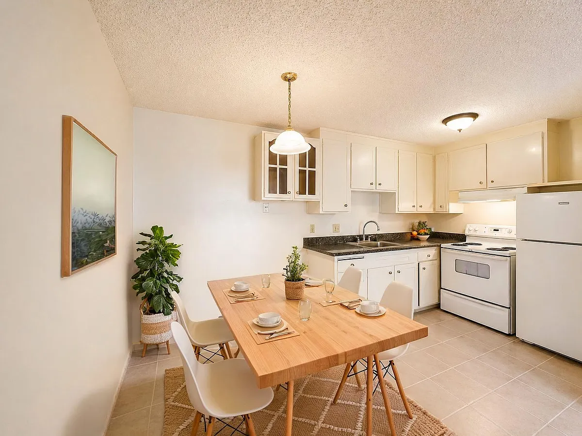KITCHEN + DINING
Functional kitchen with clean finishes and generous cabinet storage, paired with a dedicated dining area for everyday meals or hosting. - 1501 Union St #E