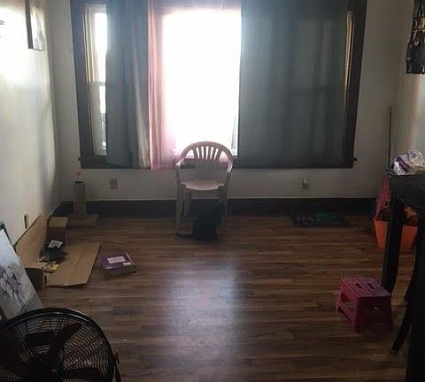 3rd image of 315 Quincy Ave