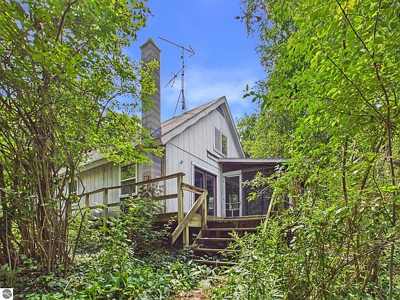 2nd image of 10611 E Omena Rd