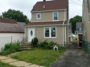 24736 88th Dr, Bellerose, NY 11426