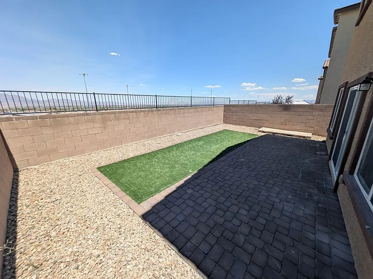 5224 Sunstone Mesa Dr — Photo 8