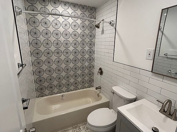 4th image of 48 Madison St