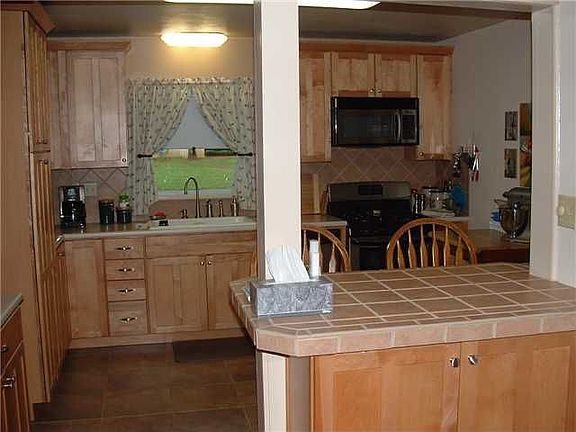 5th image of 661 Pine Canyon Dr