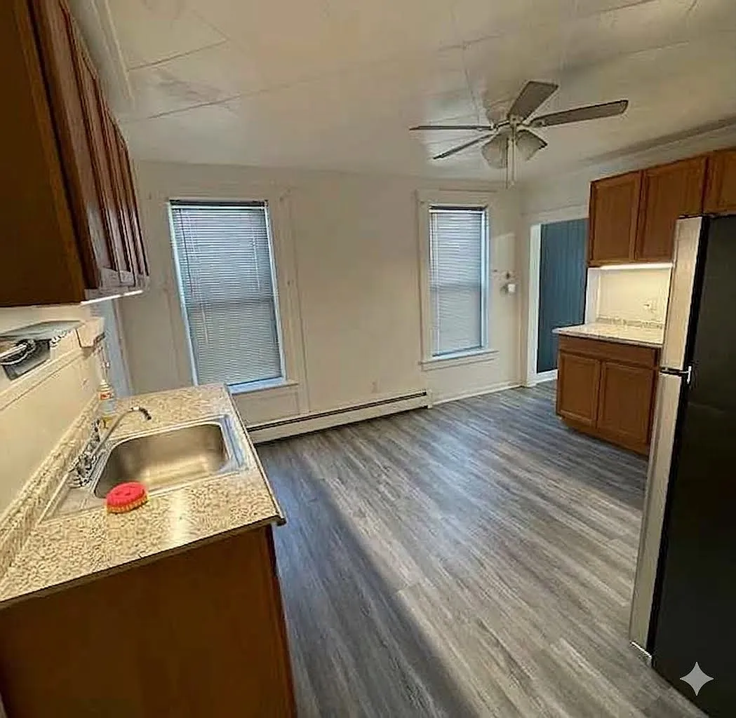 2 bed, 800 sqft, $1,550 — Photo 3