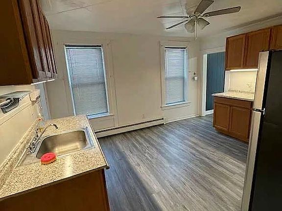 3rd image of 128 Main St Floor 1