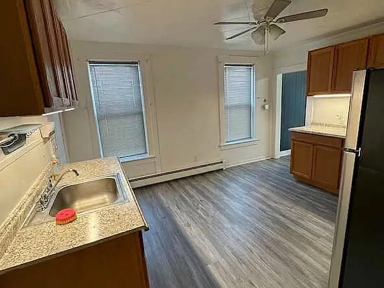 128 Main St #1 — Photo 3