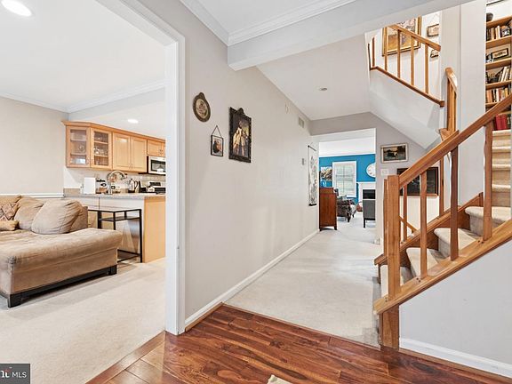 5th image of 56 Woodstream Dr