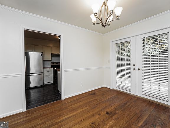 5th image of 35 La Rue Pl NW