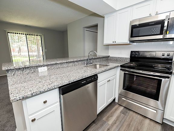 2nd image of 324 E Thirteen Mile Rd #102R