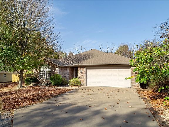 2nd image of 16 Edenhall Ln