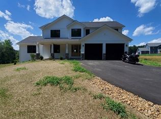 370 Flat Hill Rd, Lunenburg, MA 01462