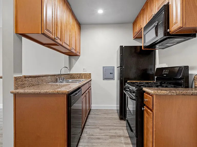 Parkview Terrace Apartments — Photo 55