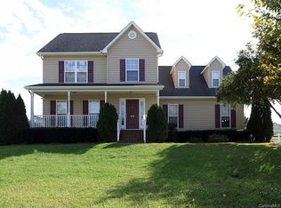808 Carole Summey Dr, Dallas, NC 28034
