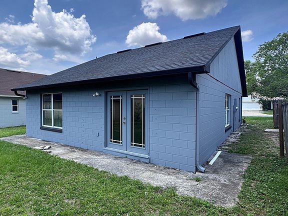 5th image of 133 Kelly Cir
