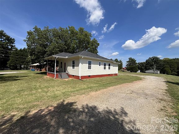 4th image of 6270 N State Highway 16