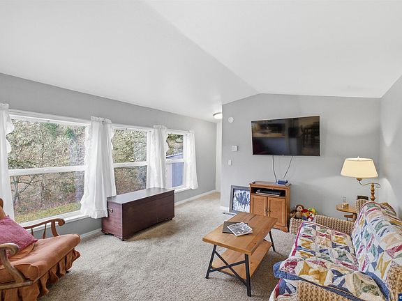 4th image of 25045 Gap Rd