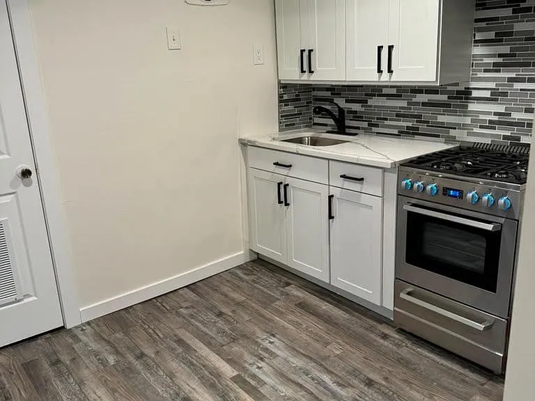 411 51st St #1 — Photo 3