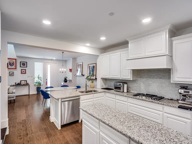 1520 Navasota Trl — Photo 17