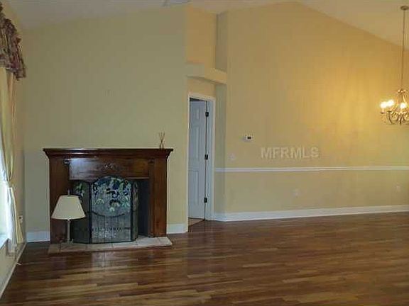 3rd image of 287 E Banana Ave